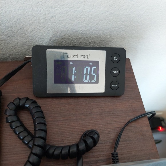 Democracy Ab"solution Mid-Rise Blue Double Layer Fray Hem Cropped Jeans Size 4P - Picture 10 of 10